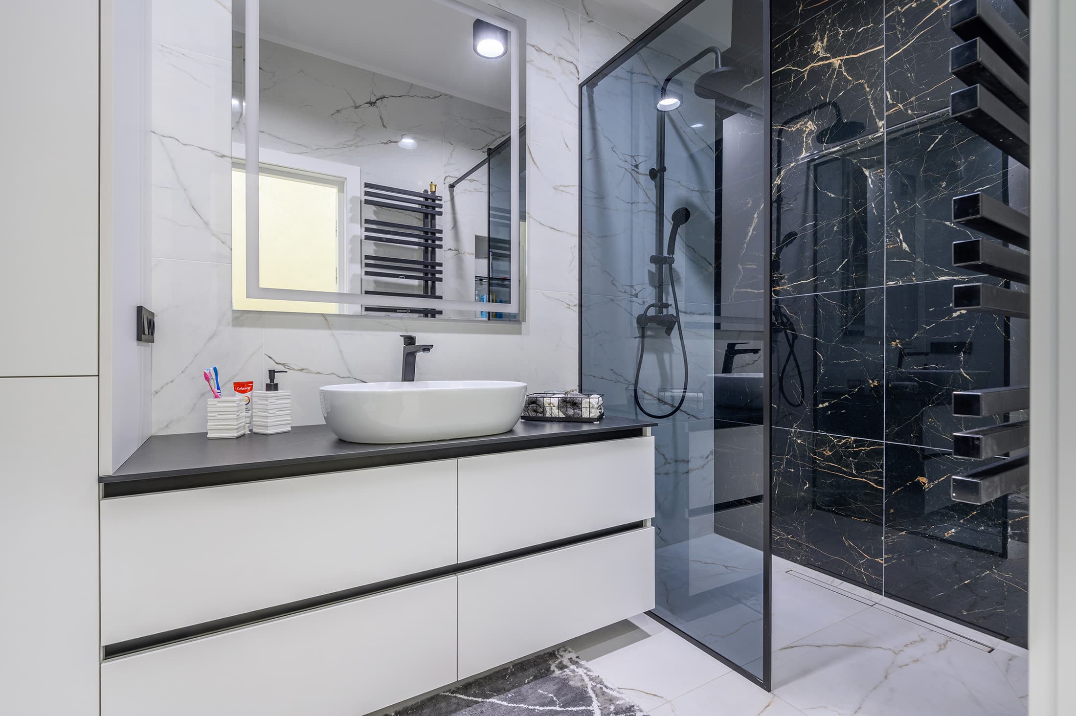 private bathroom clean geometry